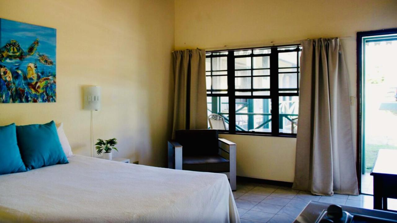 Talk Of The Town Inn & Suites - St Eustatius Oranjestad  Extérieur photo