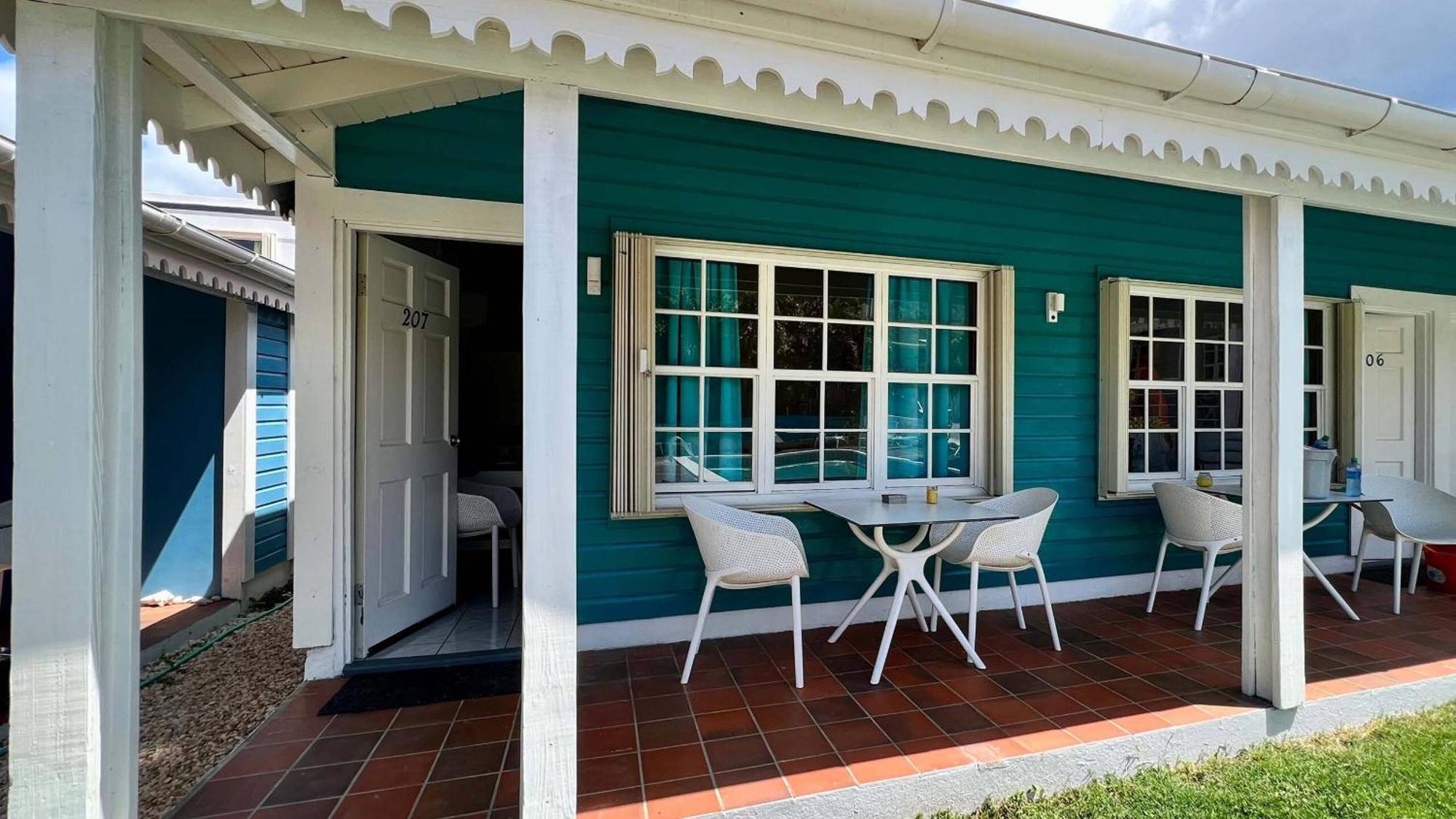Talk Of The Town Inn & Suites - St Eustatius Oranjestad  Extérieur photo